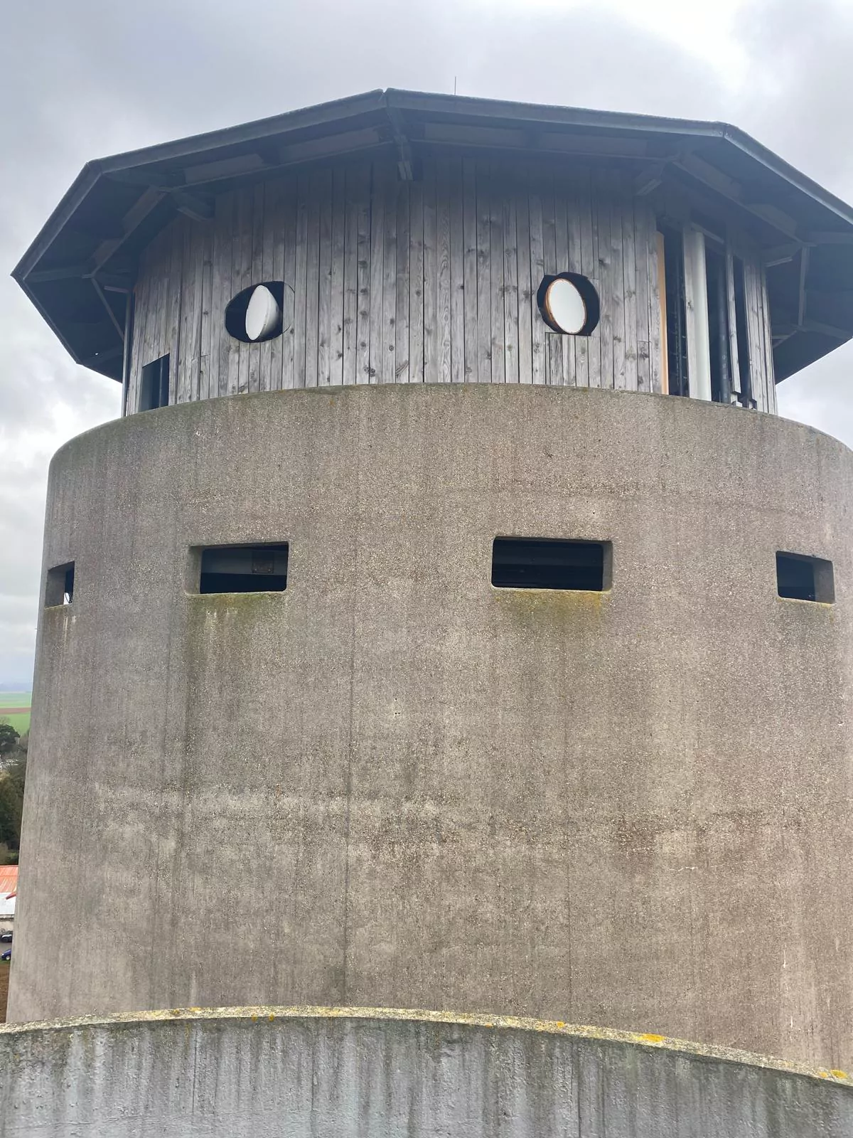 Rénovation d'ouvrage circulaire et tour technique en hauteur